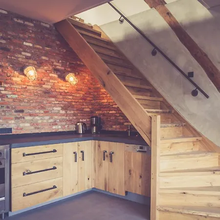 Barn-house # Loft Lejlighed *